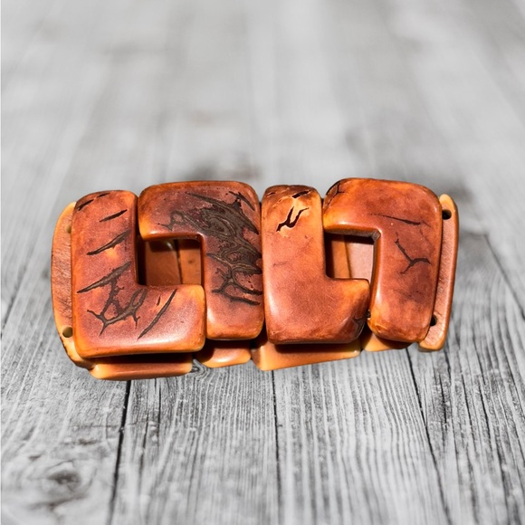 Santiago L Shaped Tagua Nut Bracelet 7-8” - Picture 3 of 5